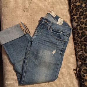 Hollister capris🔴